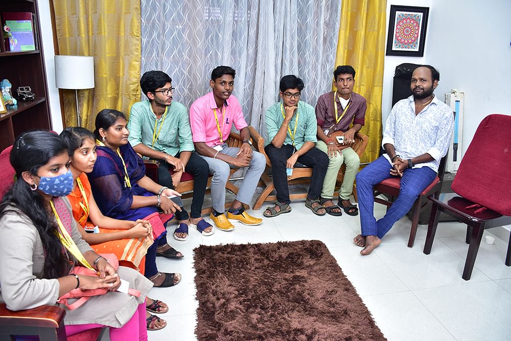  நடிகர் யோகியுடன்...