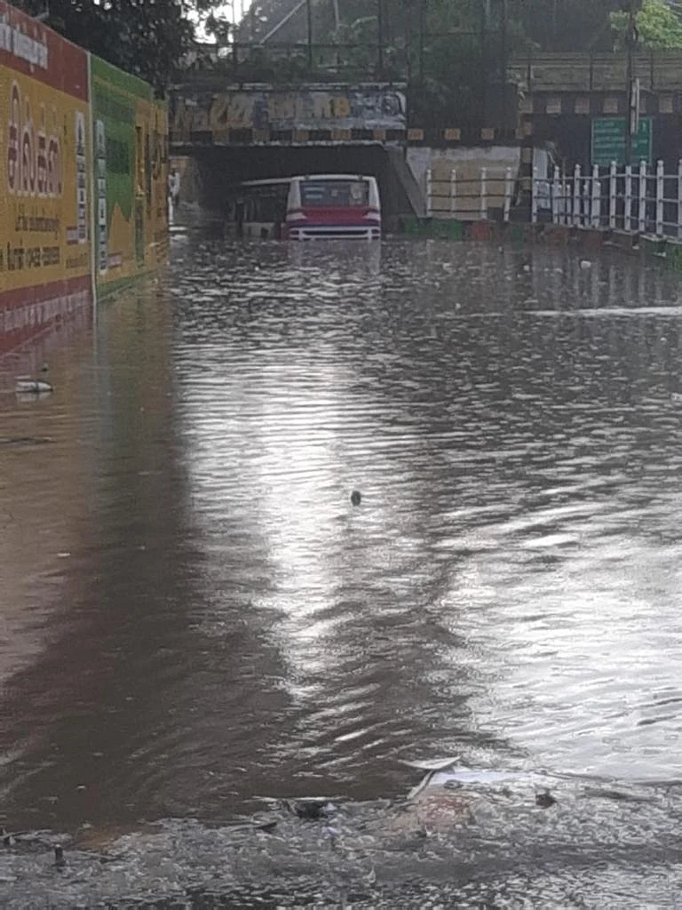 பழுதான பேரூந்து