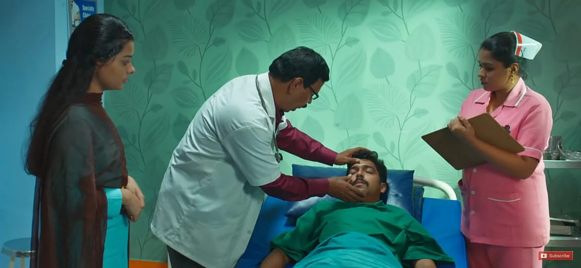 AKS சுந்தரைப் பரிசோதிக்கும் மருத்துவர்கள்