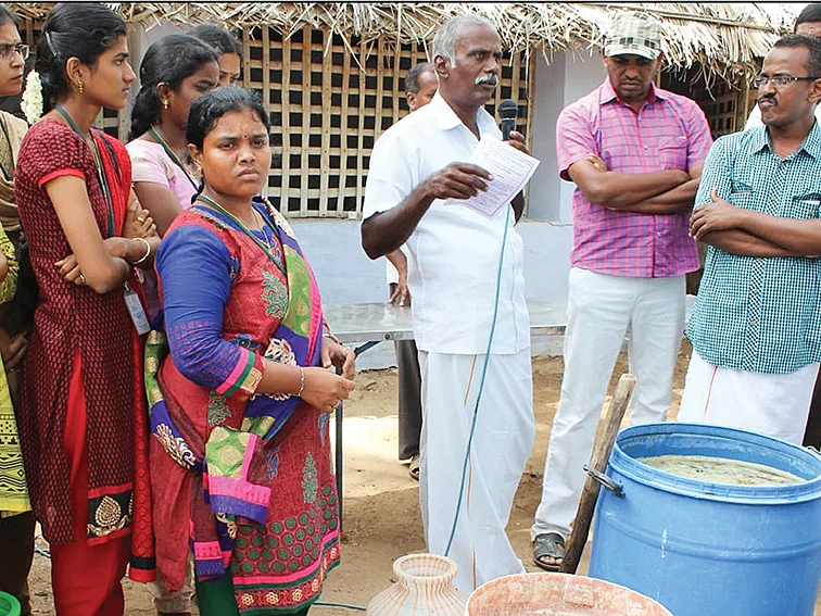மாதம் ரூ.35,000
இயற்கை சோப்புத் தயாரிப்பில் அசத்தும் விவசாயி!