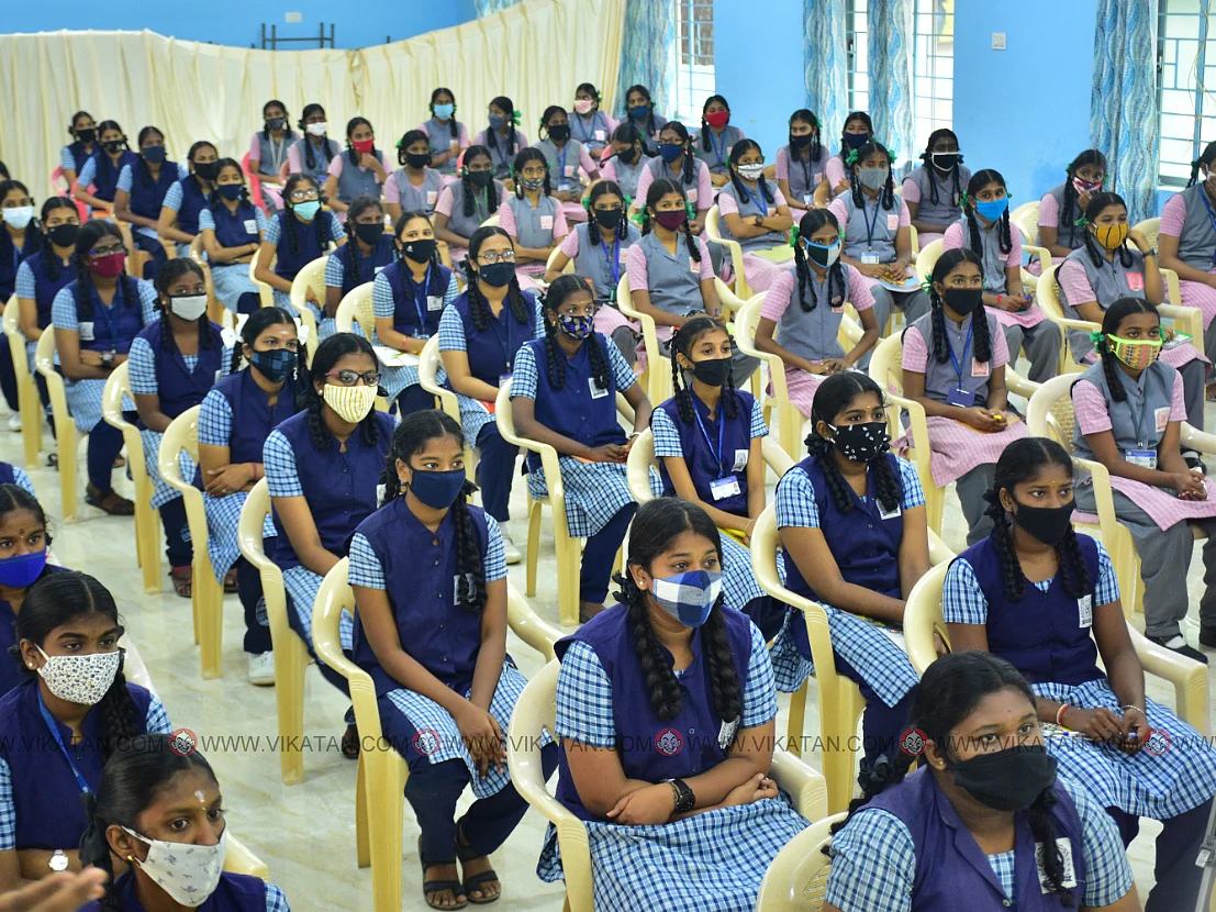 முதல்முறையாக பொதுத் தேர்வைச் சந்திக்கும் ப்ளஸ் 2 மாணவர்கள்! - தயாராக உள்ளதா பள்ளிக்கல்வித்துறை?