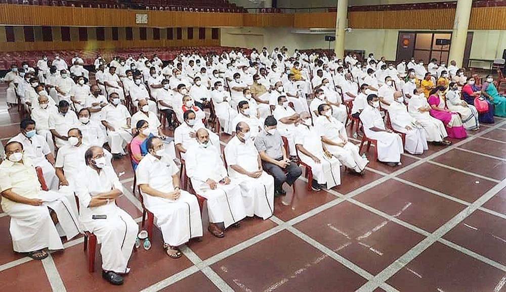அமைச்சர்களுக்கு வார்னிங்... அதிருப்தியில் நிர்வாகிகள்... டென்ஷனில் ஸ்டாலின்!