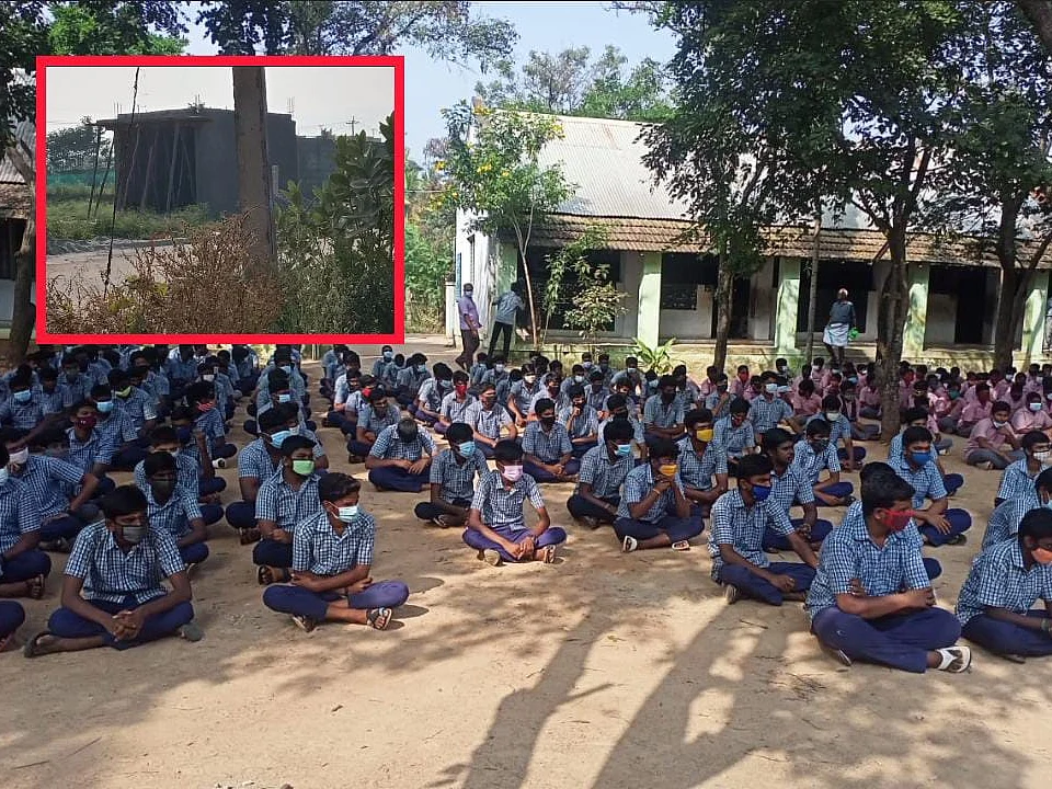 தேனி: ``ஸ்கூலுக்கு பக்கத்துல டாஸ்மாக் வேண்டாம் ப்ளீஸ்..!" - மாவட்ட ஆட்சியருக்கு மாணவர்கள் கோரிக்கை