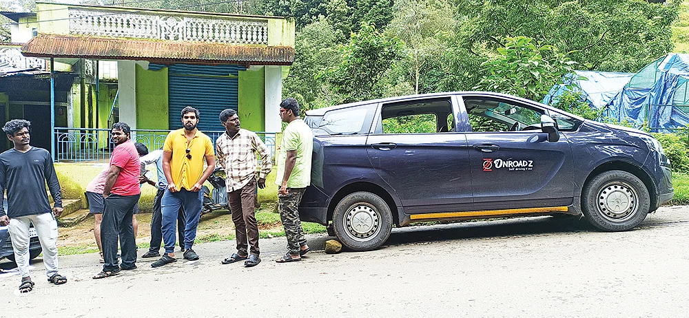 செல்ஃப் டிரைவ் கார் வாடகைக்கு எடுக்கிறீங்களா?