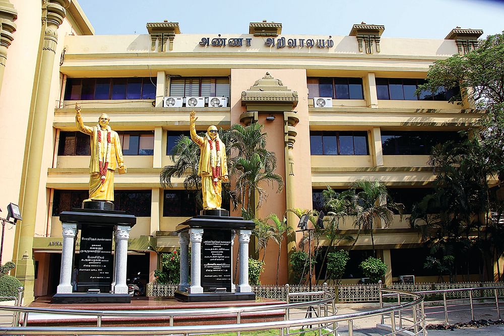 மிஸ்டர் கழுகு: கவுன்சிலர் சீட்.. டீல் பேசும் மா.செ-க்கள் - அறிவாலயத்தில் வெடிக்கப்போகும் பஞ்சாயத்து!