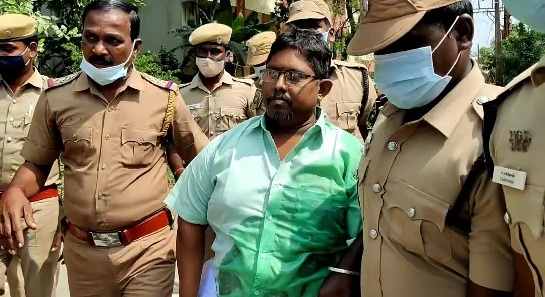 பா.ஜ.க. நி்ர்வாகி தீக்குளிக்க முயற்சி