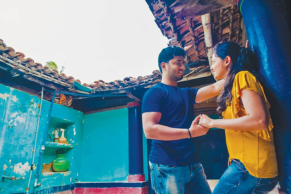 பெண்களின் கனிவான கவனத்துக்கு... காதல்... புதிரும் அல்ல, புனிதமும் அல்ல!