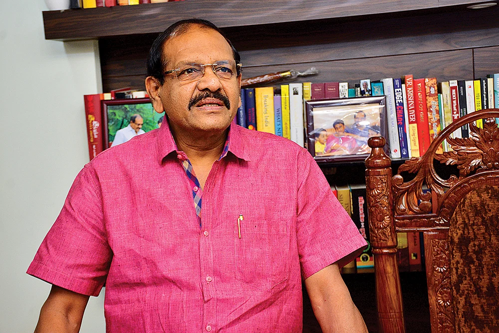 “பிரசவ வேதனையை அனுபவிக்கிறது காங்கிரஸ்!”