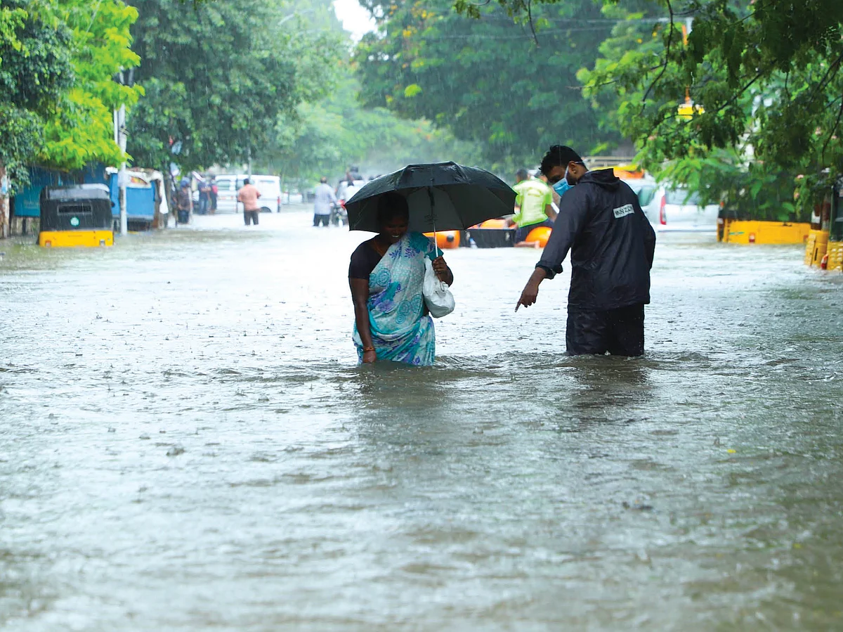 ஆர்க்டிக் பனியும் கனமழையில் மூழ்கிய சென்னையும்!