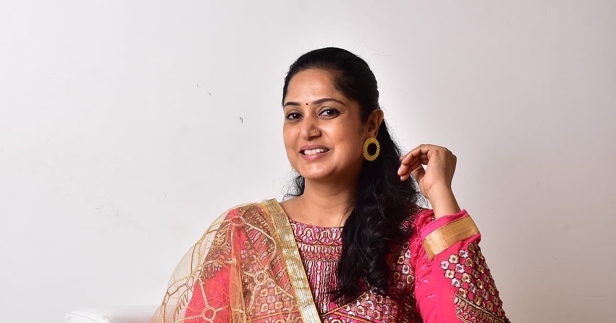 படையப்பா' நடிகை அனிதா வெங்கட் - லேட்டஸ்ட் போட்டோஷூட் ஸ்டில்ஸ்! | Padiyappa Movie Actress Anita Venkat latest photoshoot stills - Vikatan