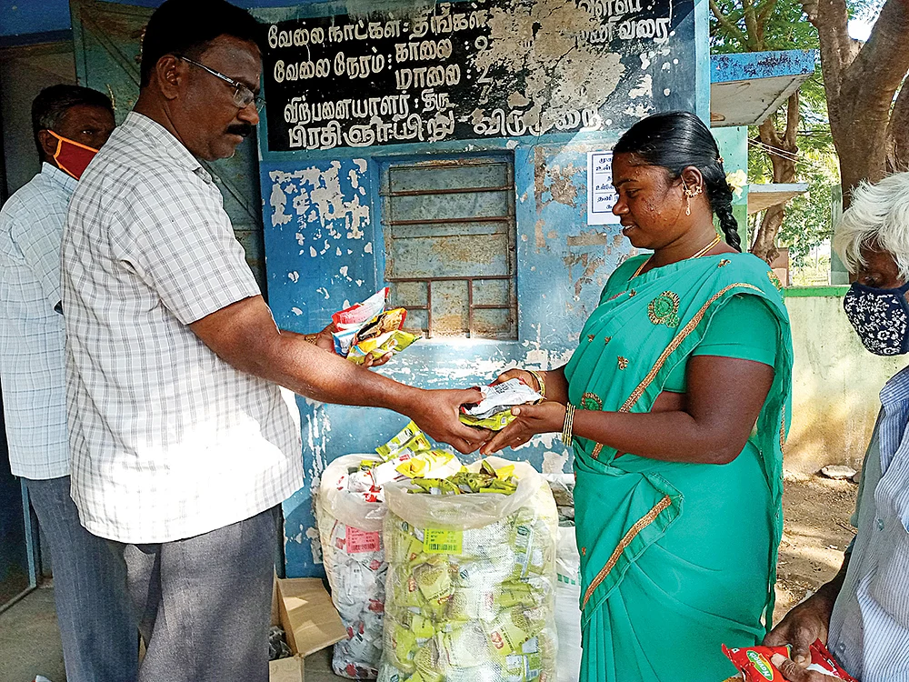பருத்திக்கொட்டை வந்துடுச்சு... புண்ணாக்கு கொடுங்க! - கலப்பட பொங்கல் பரிசால் கடுகடுக்கும் மக்கள்!