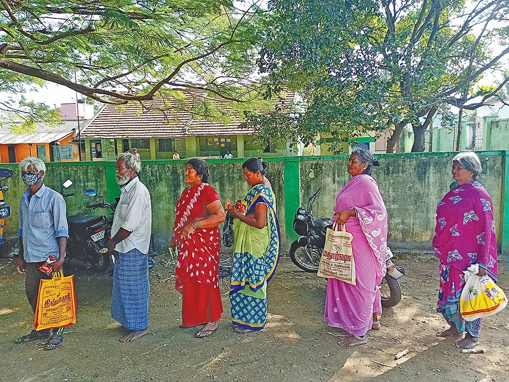 பருத்திக்கொட்டை வந்துடுச்சு... புண்ணாக்கு கொடுங்க! - கலப்பட பொங்கல் பரிசால் கடுகடுக்கும் மக்கள்!