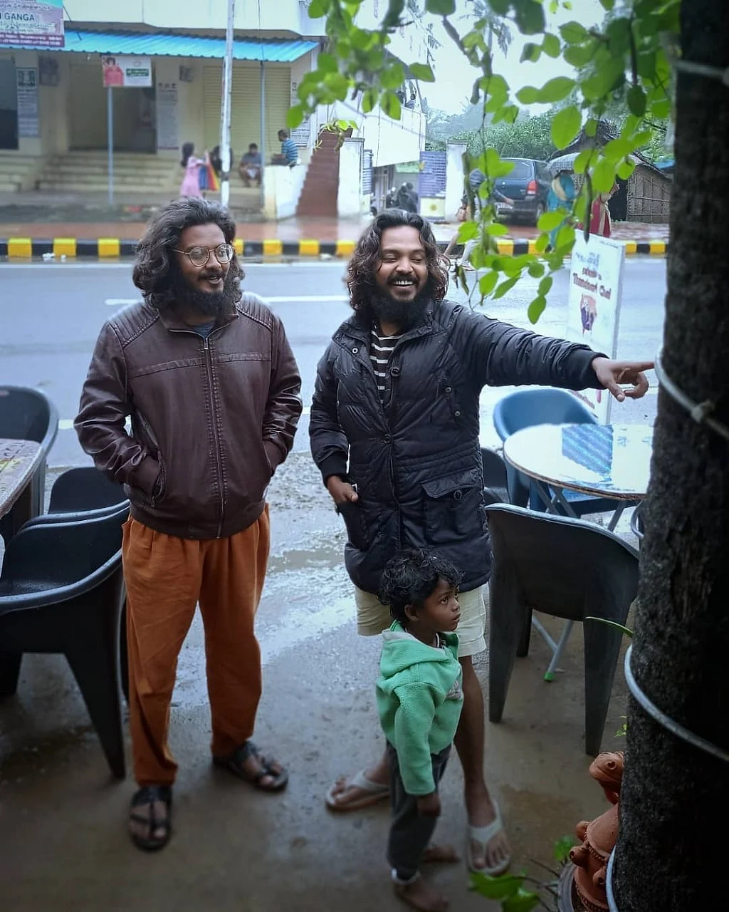 சயன் சகோதரர்கள்| இவர்கள்