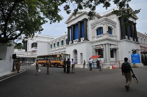தமிழக அரசு