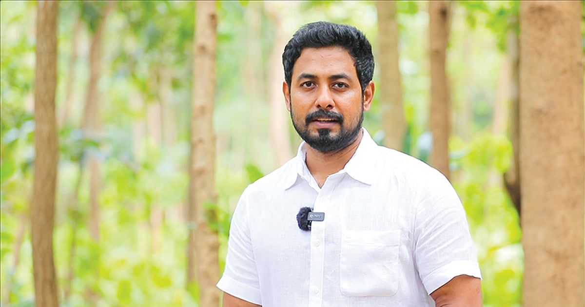 "ஒவ்வொரு வீட்டிலும் ஐயா நல்லகண்ணு போன்ற ஒரு பிள்ளை பிறக்க வேண்டும்" - நடிகர் ஆரி உருக்கம்