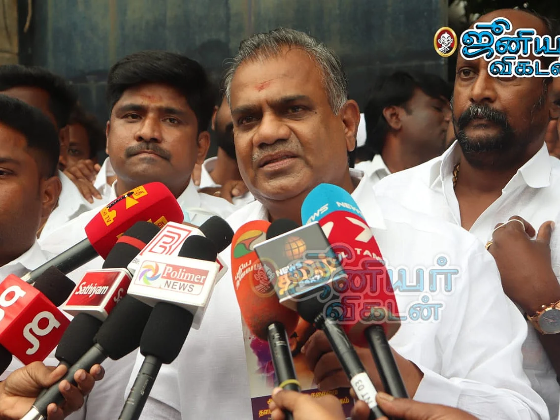 விஜய் மக்கள் இயக்கத்தின் `ஆட்டோ சின்னம்' கோரிக்கையை நிராகரித்தது தேர்தல் ஆணையம்! - காரணம் இதுதான்!