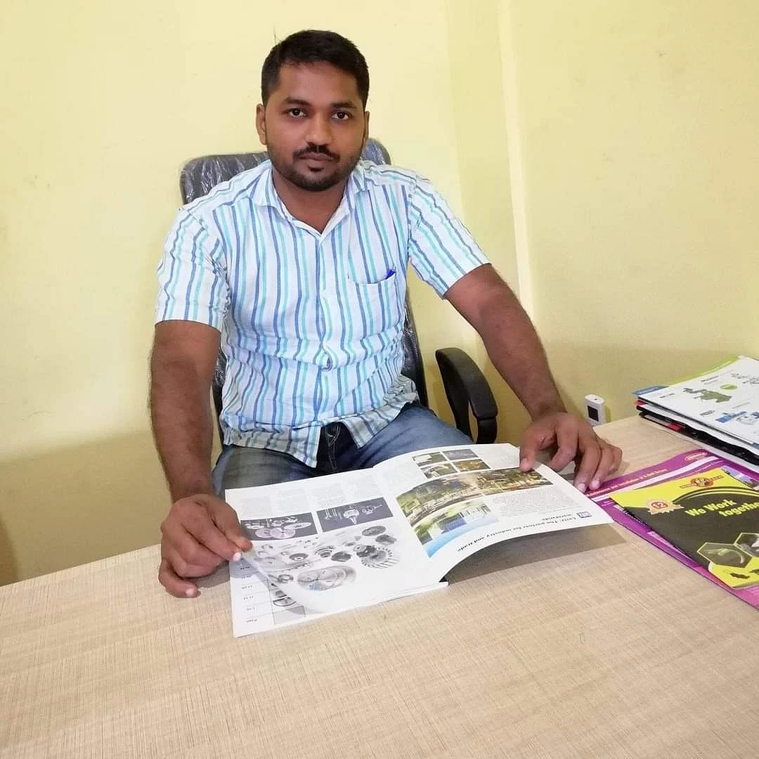 எழுத்தாளர் ஹக்கீம் மொறயூர்