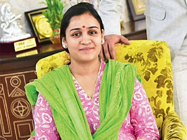 அபர்ணா