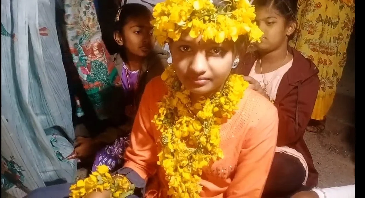 மலர் கிரீடம்