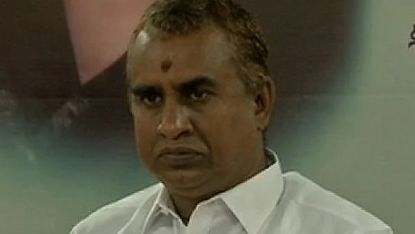 எஸ்.பி.வேலுமணி