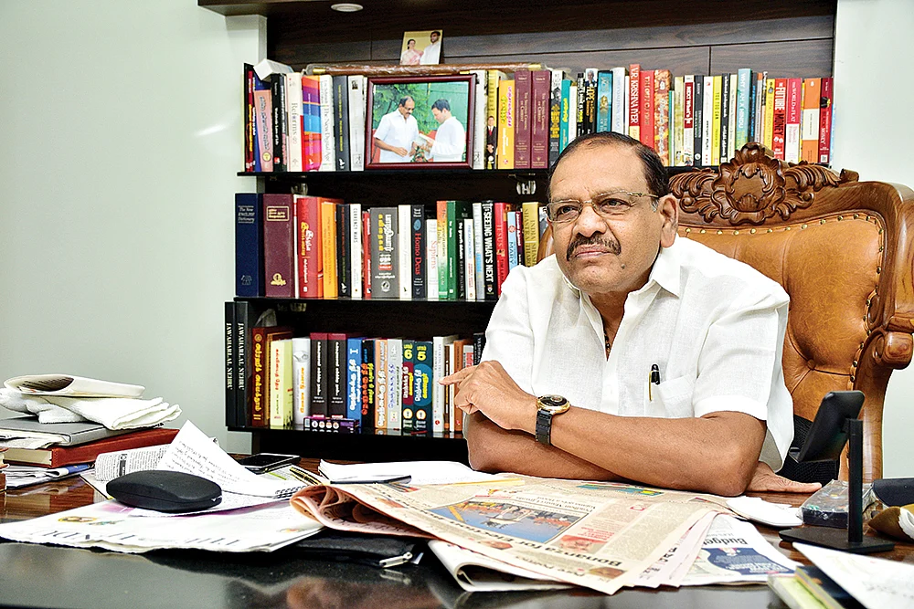 “பிரசவ வேதனையை அனுபவிக்கிறது காங்கிரஸ்!”
