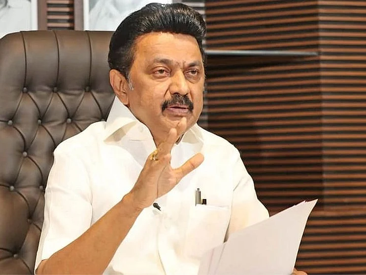 `தரமற்ற பொருள்களை வழங்கிய நிறுவனங்களைக் கறுப்புப் பட்டியலில் சேருங்கள்...' - முதல்வர் உத்தரவு!