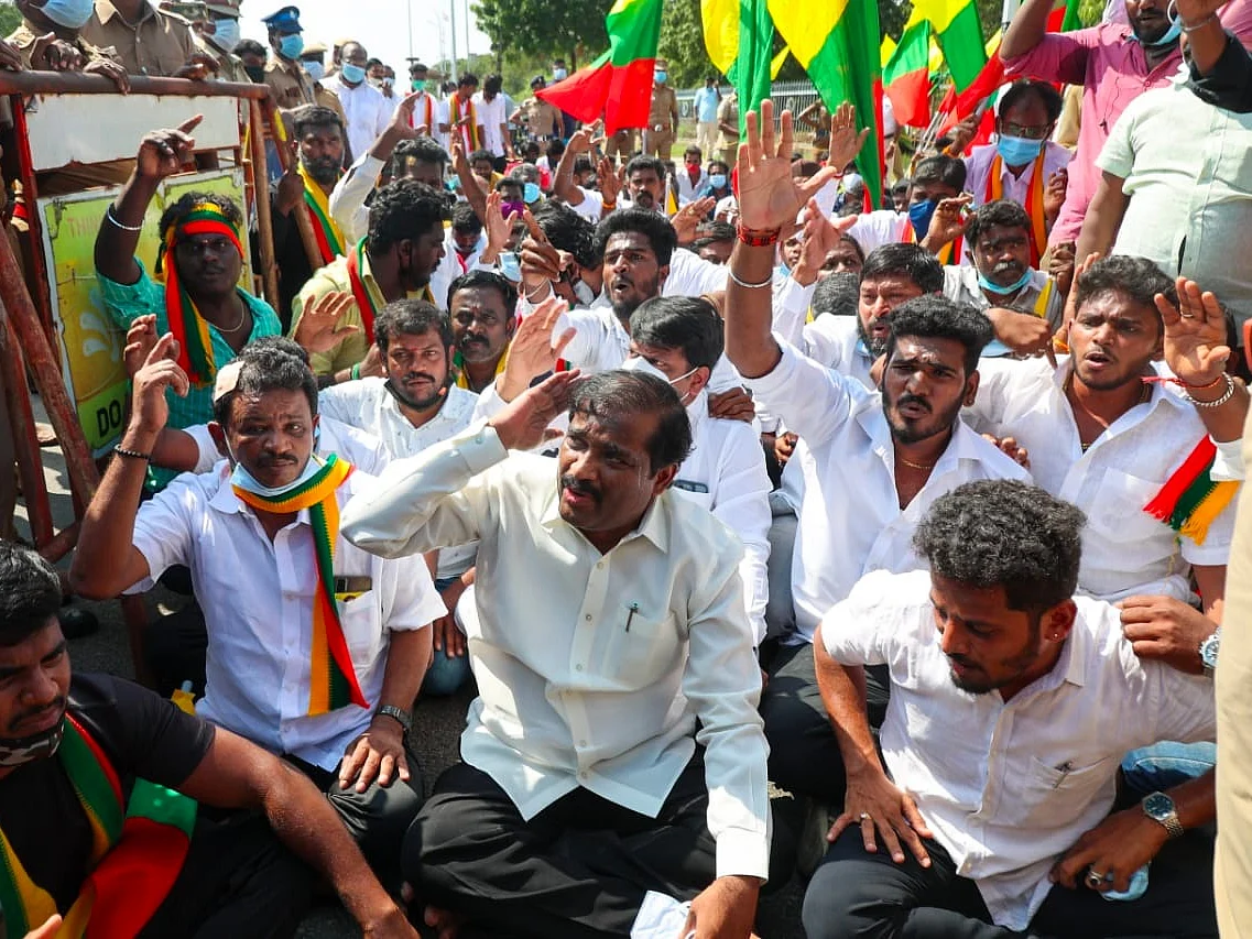``அப்படிப்பட்ட மத்திய அரசு அலுவலகமே தேவையில்லை'' - வேல்முருகன் காட்டம்!