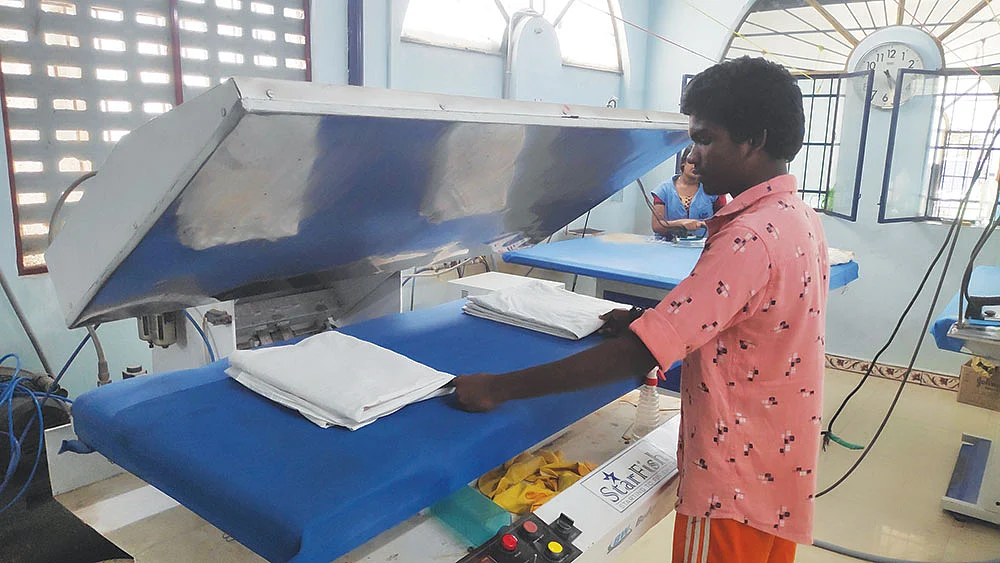 பெருநகரம் முதல் குக்கிராமம் வரை... கைகொடுக்கும் சலவைத் தொழில்!