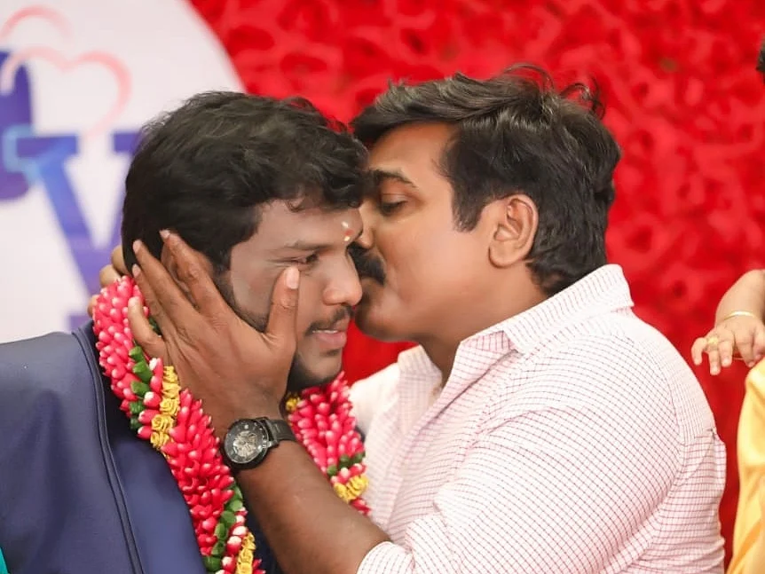 ``அவரால வர முடியாதோன்னு நெனச்சிருந்தேன் ஆனா.." - ரசிகனின் திருமண நிகழ்ச்சிக்கு சென்ற விஜய் சேதுபதி!