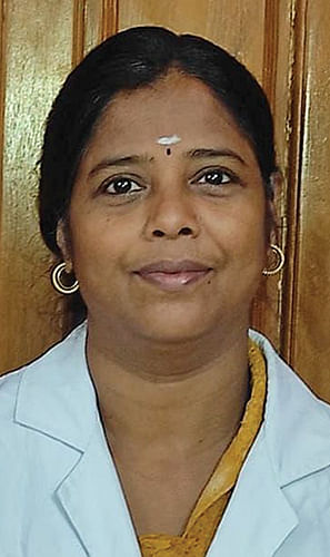 சித்த மருத்துவர் வரலட்சுமி