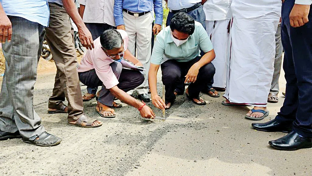 மிஸ்டர் கழுகு: முதல்வர் இன்னும் கொஞ்சம் அதிகம் பேச வேண்டும்! பேச்சை குறைத்து செயலில் காட்ட வேண்டும்!