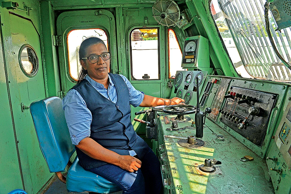 “சிரமம் இல்லாத வேலை ஏதாச்சும் இருக்கா சாரே?” - பிரமிக்க வைக்கும் ரயில் ஓட்டுநர் கொரேத்தி