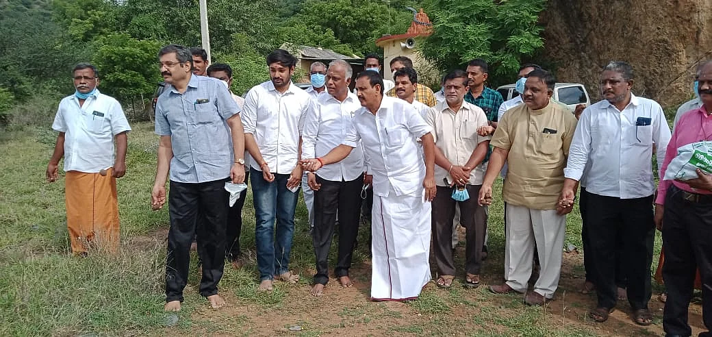 விதைப்பந்து தூவும் நிகழ்ச்சி