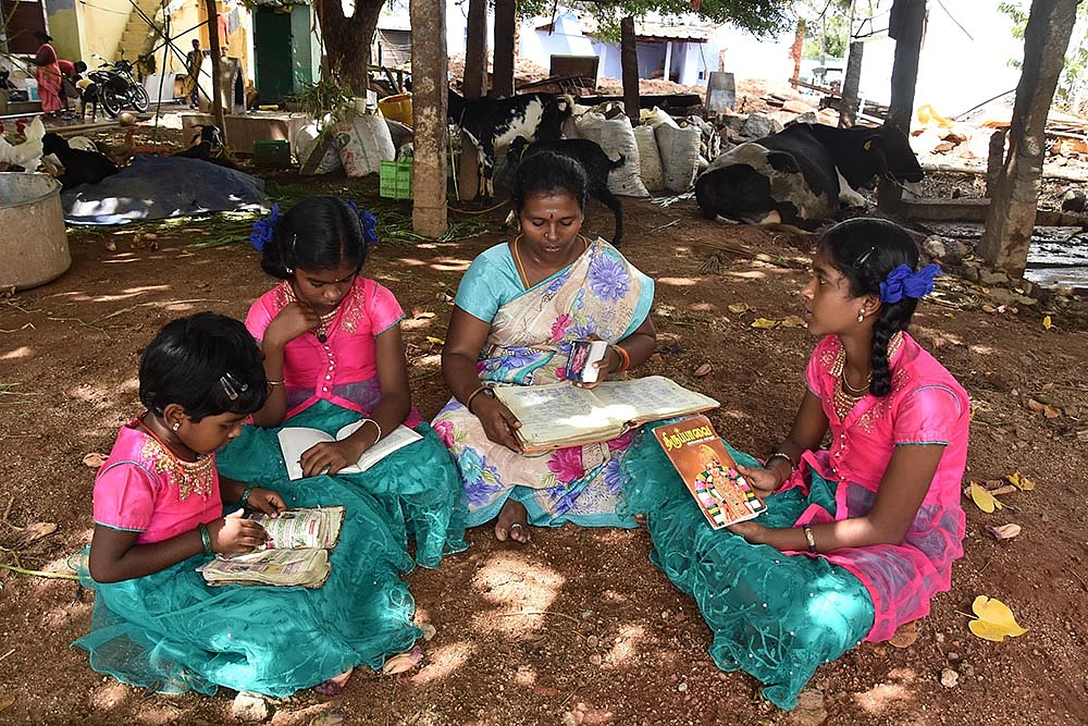 திருக்குறள் முதல் தொல்காப்பியம் வரை அசத்தும் மழலைகள்...
