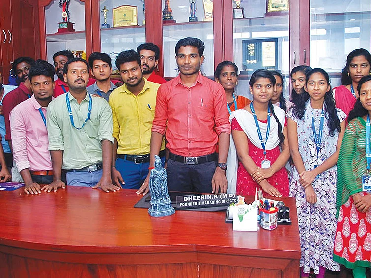 24 வயதில் ரூ.12 கோடி டேர்ன்ஓவர்... இ-காமர்ஸில் கலக்கும் குமரி ஷாப்பி..!