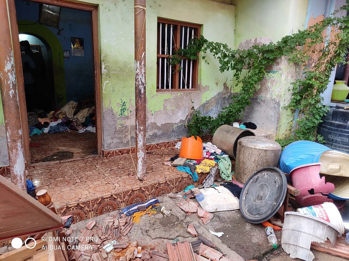 சிறுவனை கொலை செய்த ஆத்திரத்தில் அடித்து நொறுக்கப்பட்ட பாத்திமாவுன் வீடு
