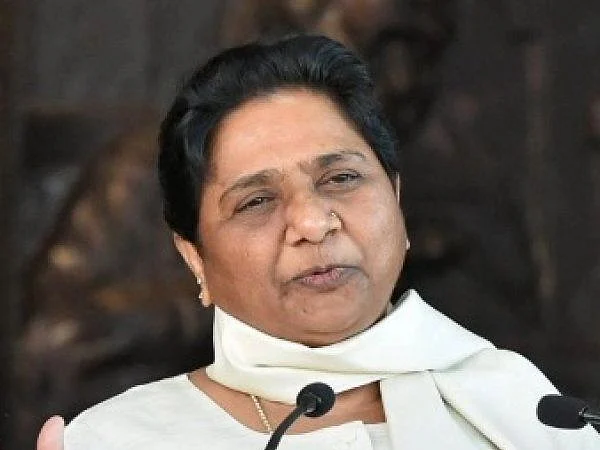 ``காங்., பாஜக-வைச் சேர்ந்த பட்டியலினத்தவர்கள் முதல்வரானாலும் எதையுமே செய்ய முடியாது!" - மாயாவதி