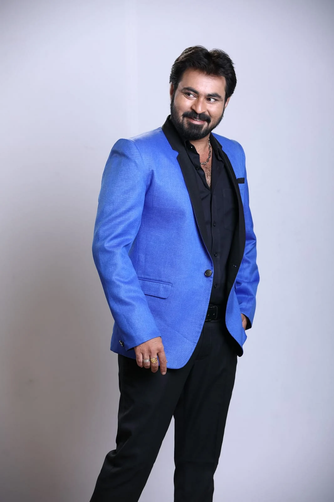 தினேஷ்