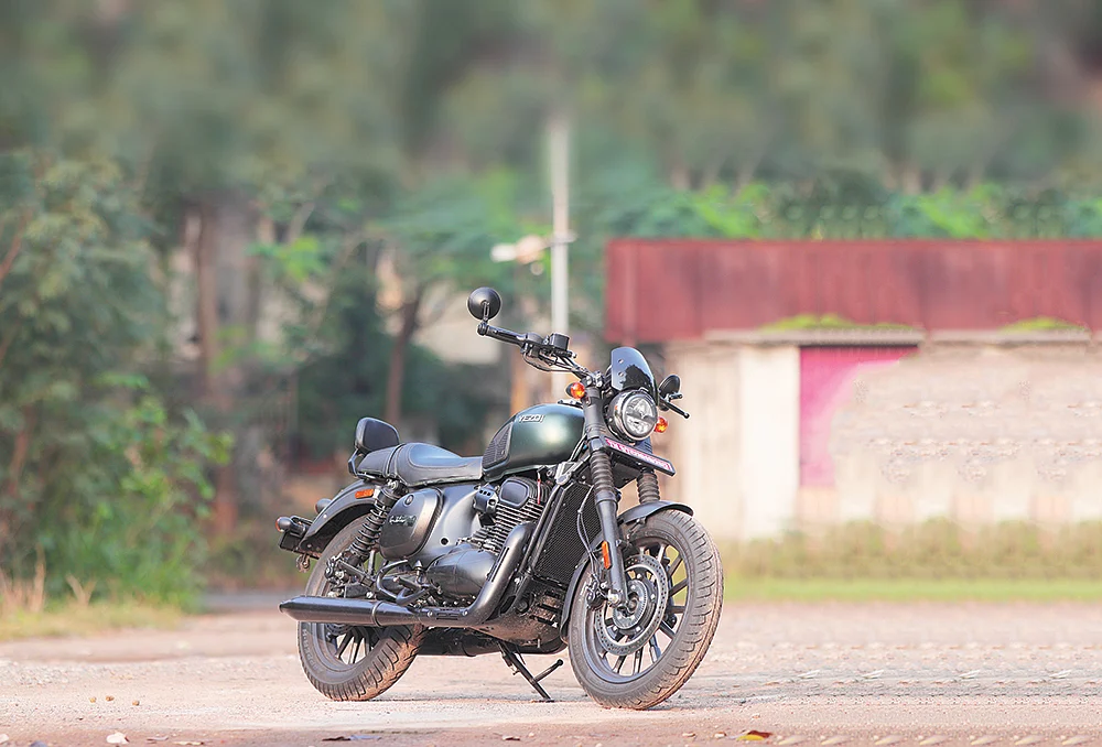 ரோட்ஸ்ட்டர்… க்ரூஸிங் மான்ஸ்ட்டர்!