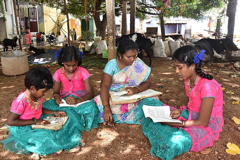 திருக்குறள் முதல் தொல்காப்பியம் வரை அசத்தும் மழலைகள்...