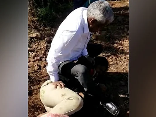 கர்ப்பிணியான வனத்துறை அதிகாரியை அடித்து உதைத்த தம்பதி! - மகாராஷ்டிராவில் நடந்தது என்ன?