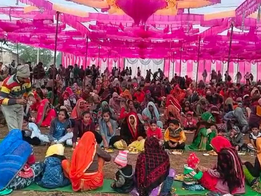 1,500 மக்களுக்கு விருந்து; குரங்குக்கு ஈமச்சடங்கு நடத்திய கிராம மக்கள்; போலீஸ் கைது செய்தது ஏன்?