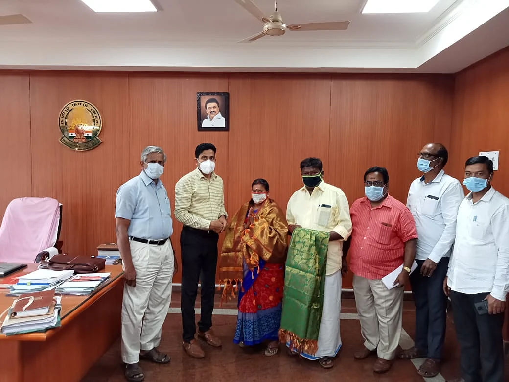 ``பிரதமர் மோடி என் இளநீர் கடைக்கு வந்த மாதிரி ஒரு சந்தோஷம்!" - நெகிழும் உடுமலை தாயம்மாள்