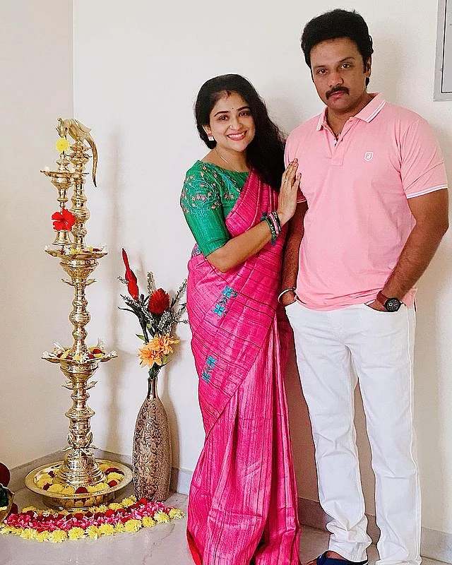 கணவருடன் ப்ரீத்தி