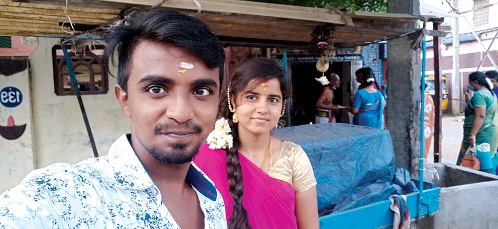 பிளாக் அண்ட் வொயிட் காலம் முதல் ஆண்ட்ராய்டு வரை... - லவ் டிராவல்!