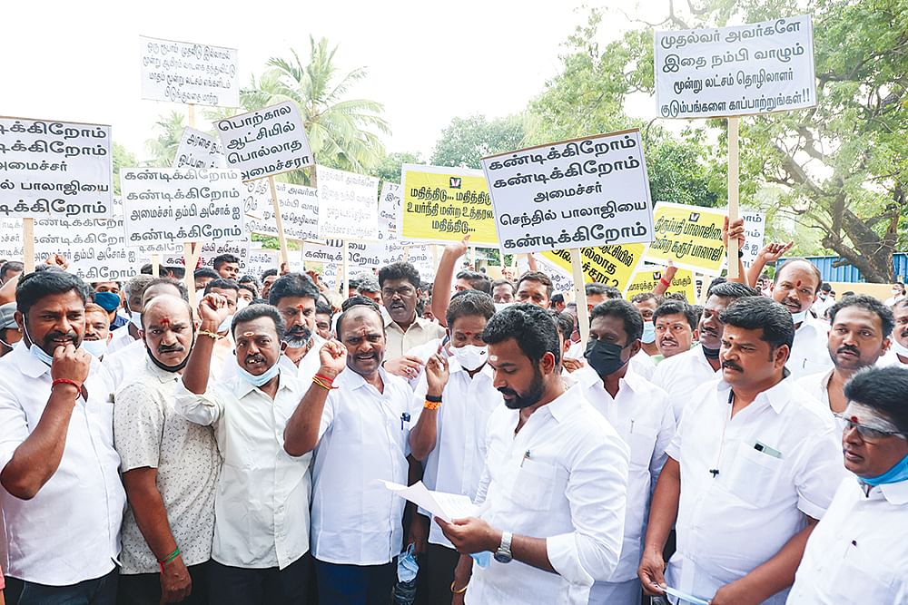 மாதம் ரூ.60 கோடி - ‘பொல்லாத அமைச்சர்’ - வெடிக்கும் பார் உரிமையாளர்கள்