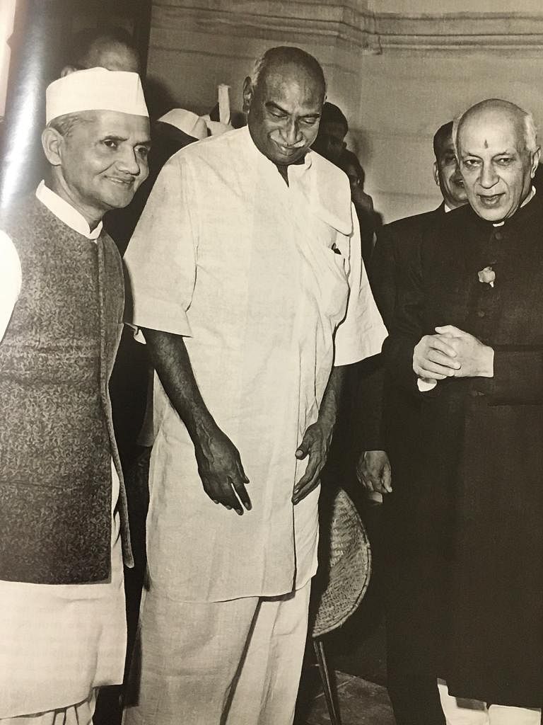 நவீன இந்தியாவின் சிற்பிகள்