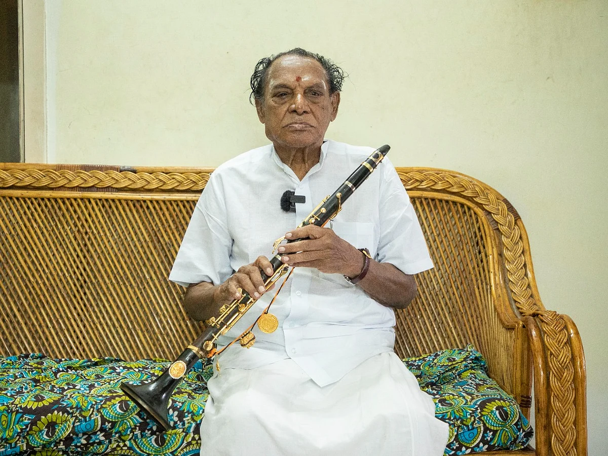 36 பவுன் தங்க கிளாரினெட்டை தேசப் பாதுகாப்பு நிதியாக கொடுத்த ஏ.கே.சிக்கு பத்மஸ்ரீ விருது! யார் இவர்?
