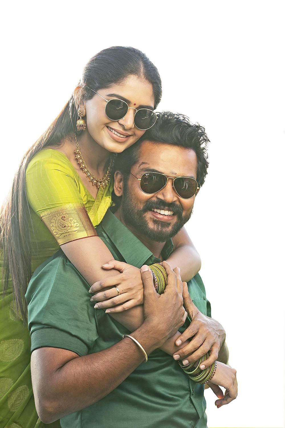 உறவுகளுக்காக உருகும் கார்த்தி... தேனிப் பொண்ணாக மாறிய ஷங்கர் மகள்!