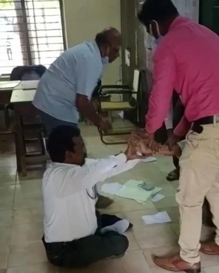 ஆசிரியர்களிடையே கைகலப்பு